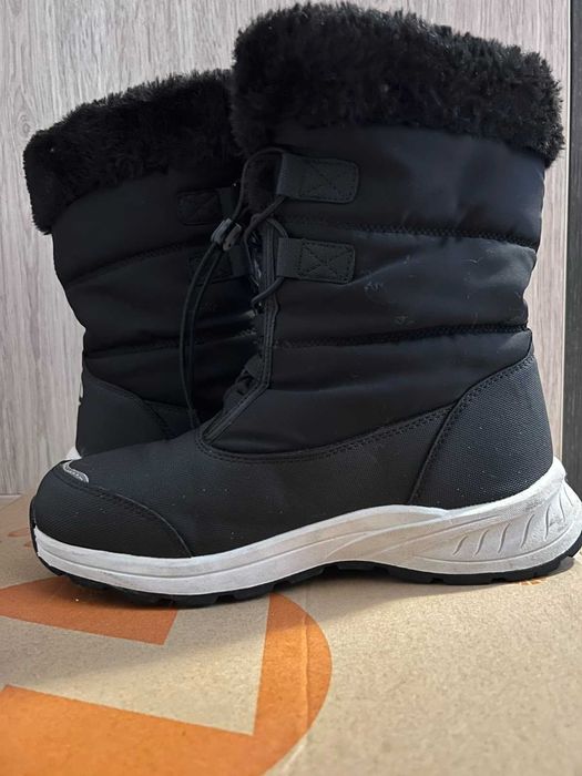 Два чифта детски зимни обувки