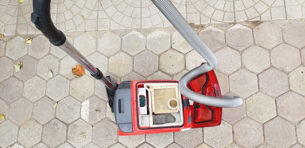 продам Пылесос б/у ТОМАС 30000т.