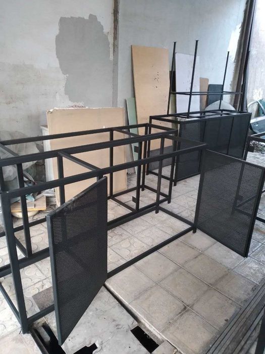 Сделаем металлический стелажи.