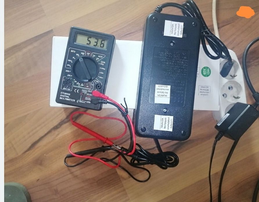 Alimentator trotineta.    54.6v   53.6v  barell 5.5 x2.1