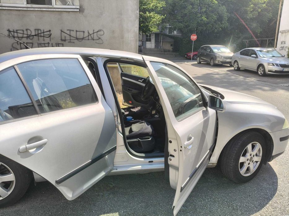 Vând Skoda Octavia 2, an 2004, echipată cu motor 1.6 MPI + instalație GPL