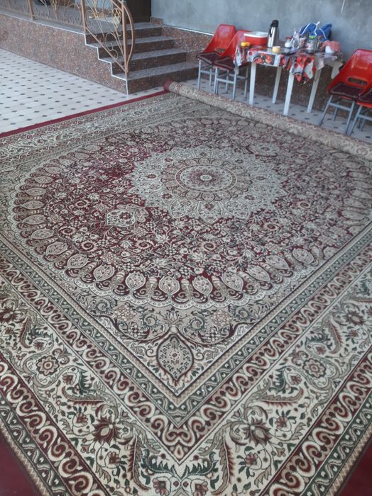Gilamlar sotiladi