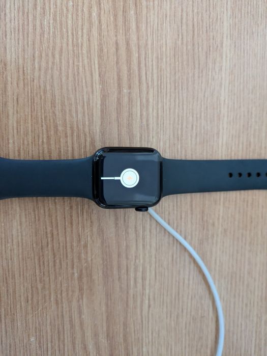 Vând Apple watch SE