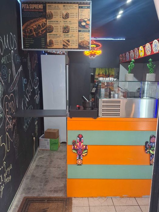 Продава се работещ бизнес в центъра на Русе ,,Mexican food Cartel"