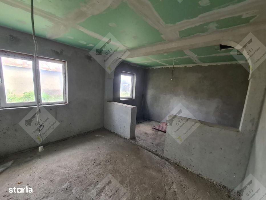 Casa Garoafa 120mp -Teren 2250mp Acces Rapid E85/Autostrada
