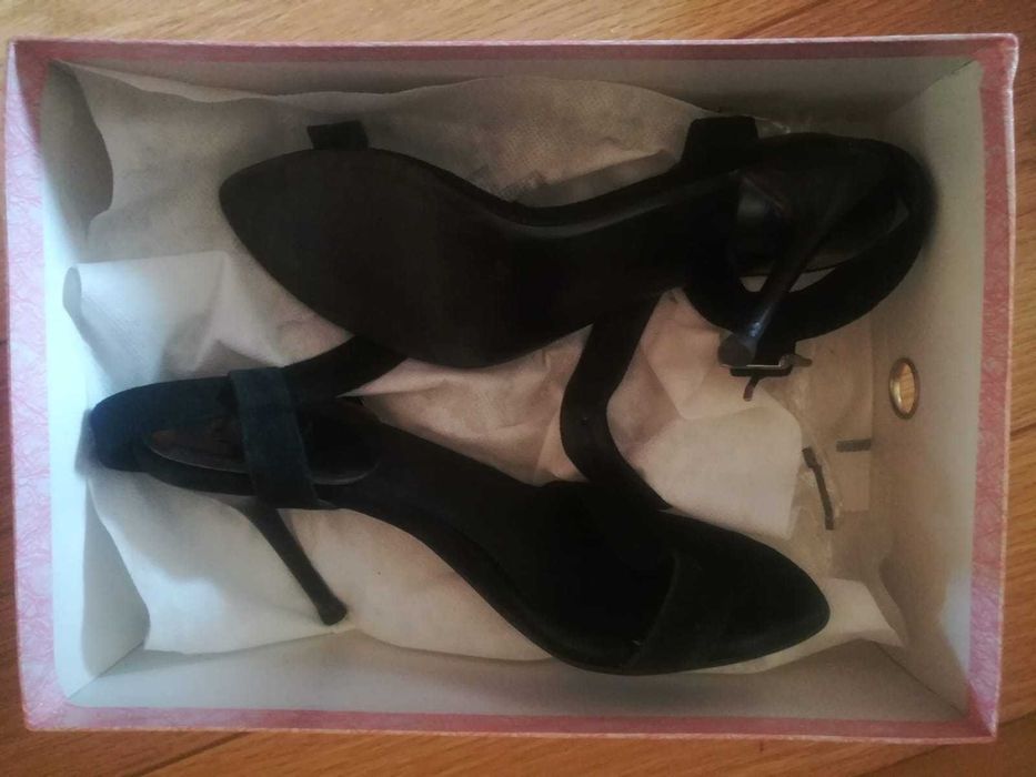 Женская обувь разнообразная