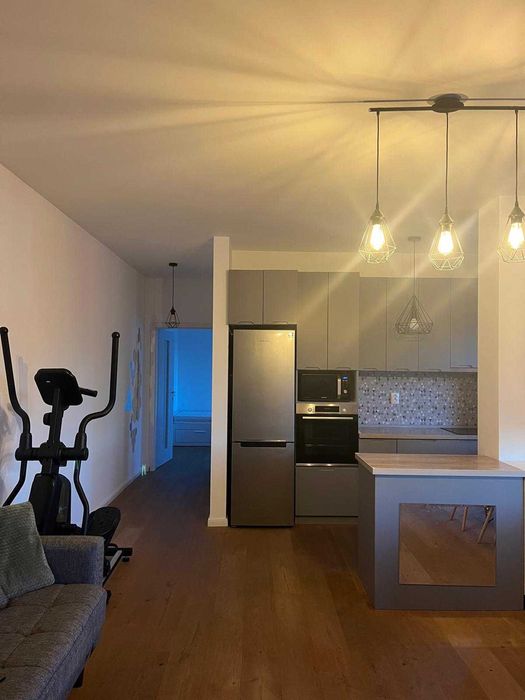 Inchiriez apartament 3 camere, terasa 81mp, Sub Cetate 45A