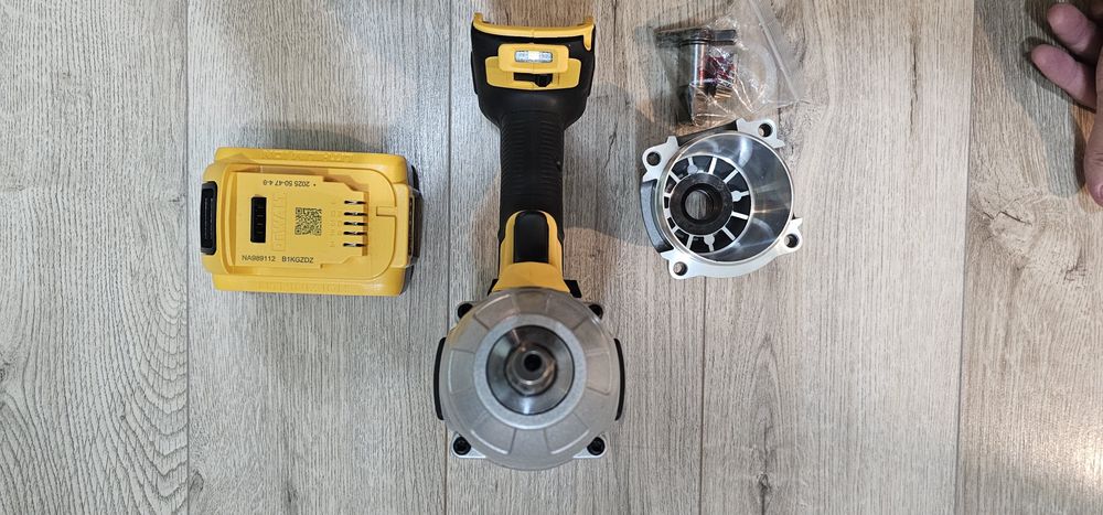 DEWALT DCF899Masina de insurubat cu impact