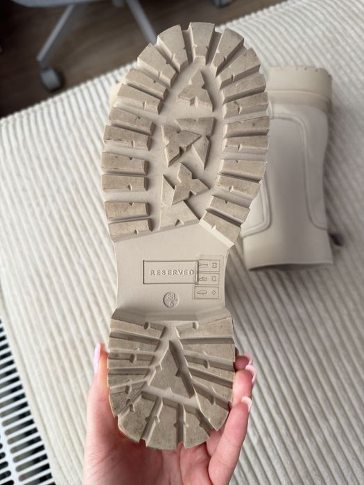 Botine din piele naturala