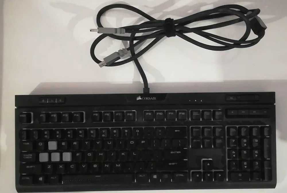 Vand Corsair Strafe RGB MK.2, iluminare RGB