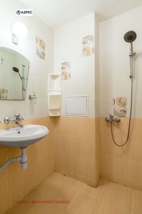 Продава се Тристаен апартамент в Плевен, 9-ти квартал - 72 кв.м за 1181 €/кв.м - Снимка #9