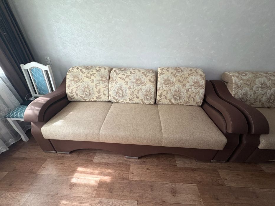 Продам два дивана