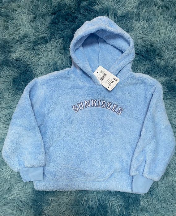 Лот за момиче . Ново тениска суитчър LC Waikiki. Рокля ръкавици  H&M.