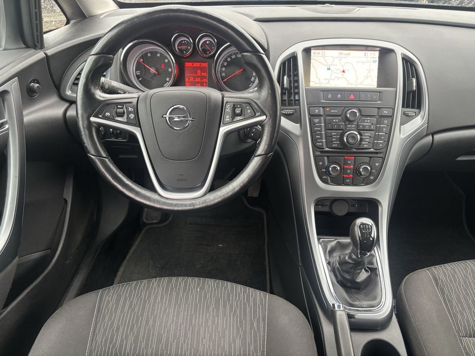 OPEL Astra 2013 — imagine 4