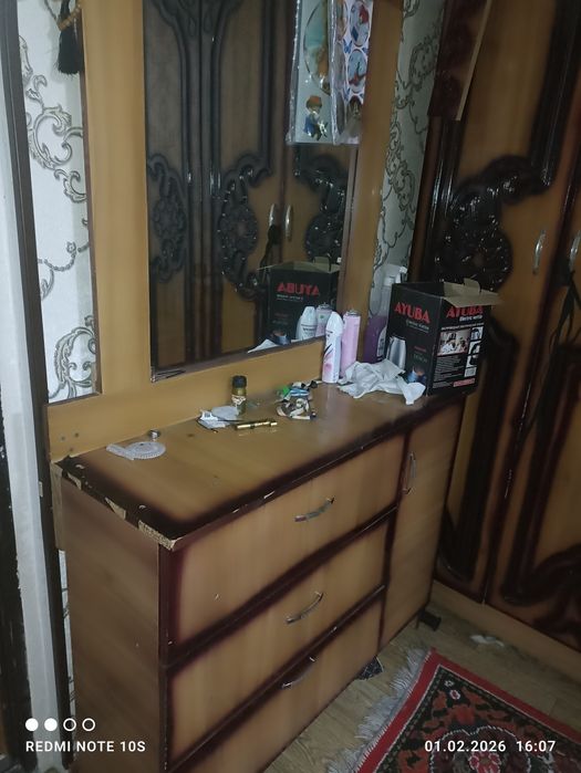 Шкаф сотилади  спальни шкаф