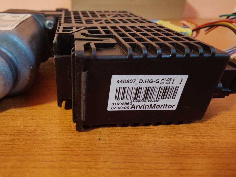 Motoras macara geam stanga fata citroen/peugeot