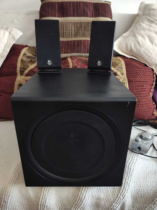 Sistem Audio 2.1 Logitech Z-2300 THX – Putere nominală 200W RMS, complet și funcțional