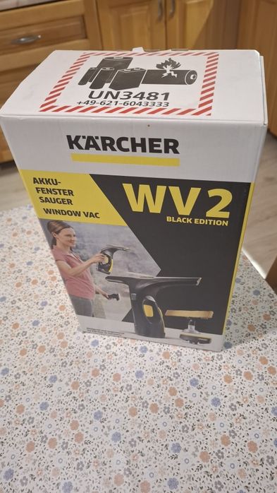 Aspirator de geamuri Kärcher WV2 + soluție