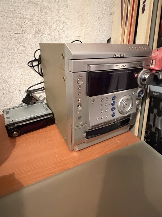 Продавам стерео уредба Samsung MAX-S520