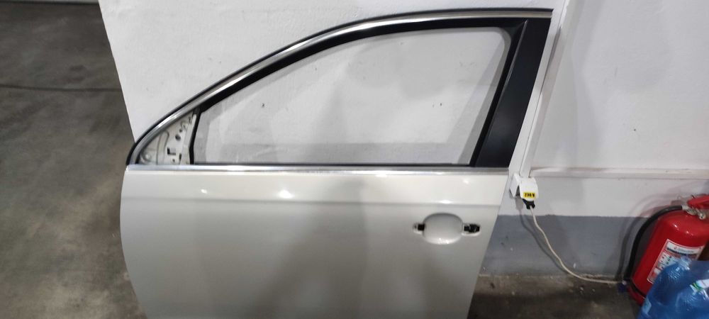 Usa stanga fata volkswagen vw golf 6 variant cod vopsea LR7L