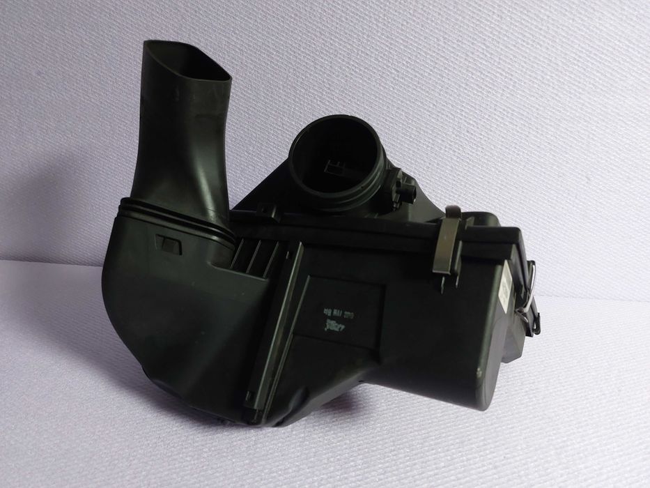 Carcasa filtru aer BMW E60 E61 E63 E81 E82 E87 E88 E90 E91 E92 E93 E84