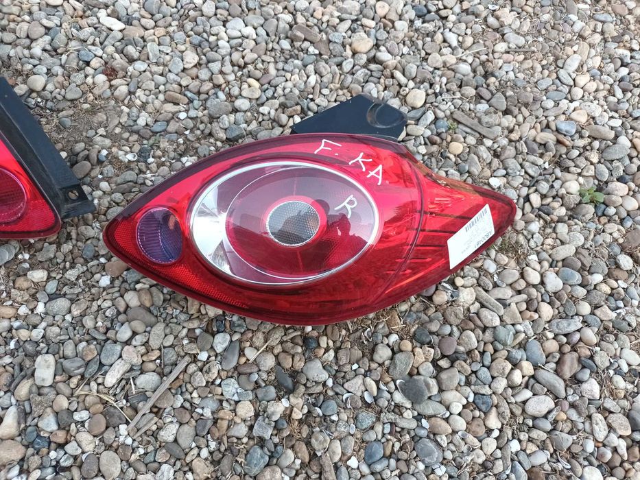 ляв и десен стоп за форд ка 08 - 15 FORD KA