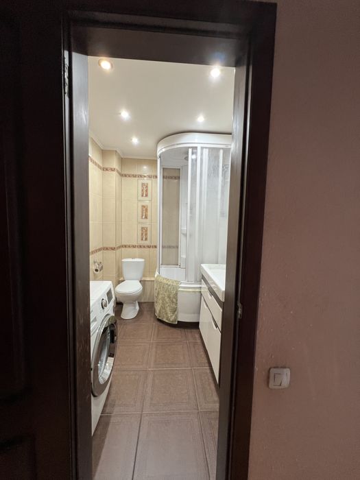 Жамбыла 200, 3-ком. Кв.