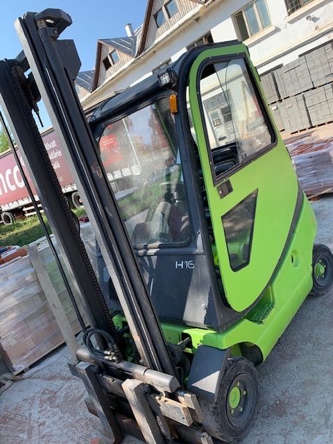 Stivuitor Linde h16 pe gaz, cabina inchisa, schimb cu miniexcavator
