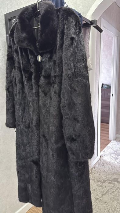 Продаю норковую шубу