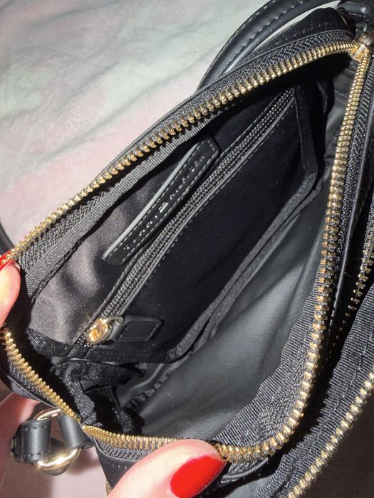 оригинална дамска чанта Tommy Hilfiger