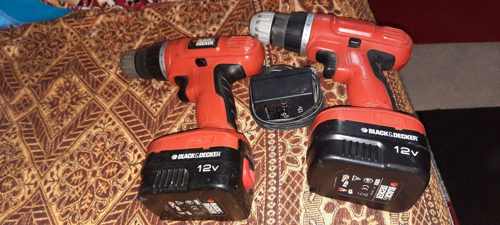 Vând autofiletante Black&Decker.