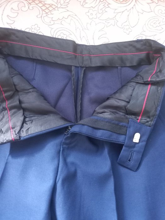 Продам школьные брюки