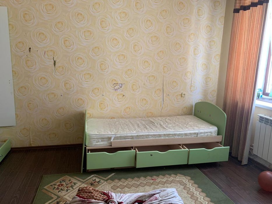 Продам спальный гарнитур