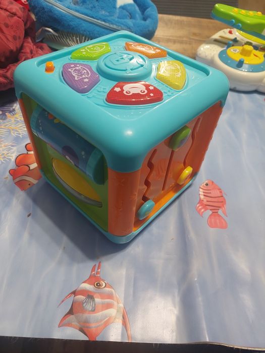 Играчка куб за най-малките