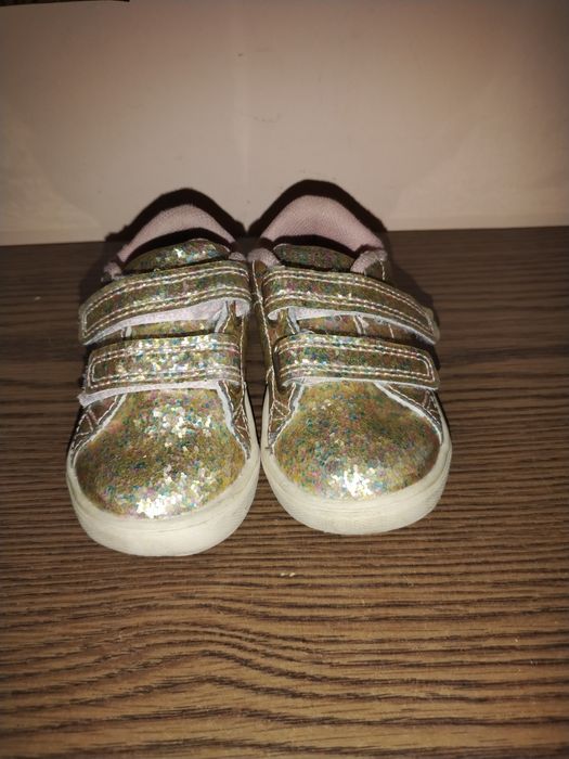 Детски обувки  по 10лв чифта