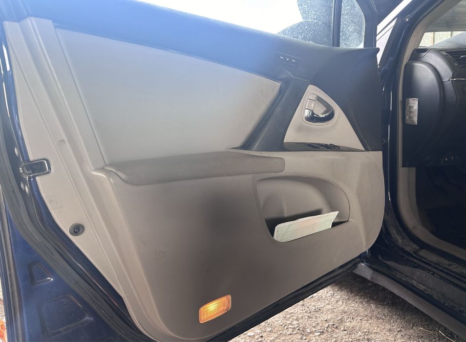 Toyota Avensis T27 / Тойота Авенсис Т27 2.2 150 к.с. На части!!!