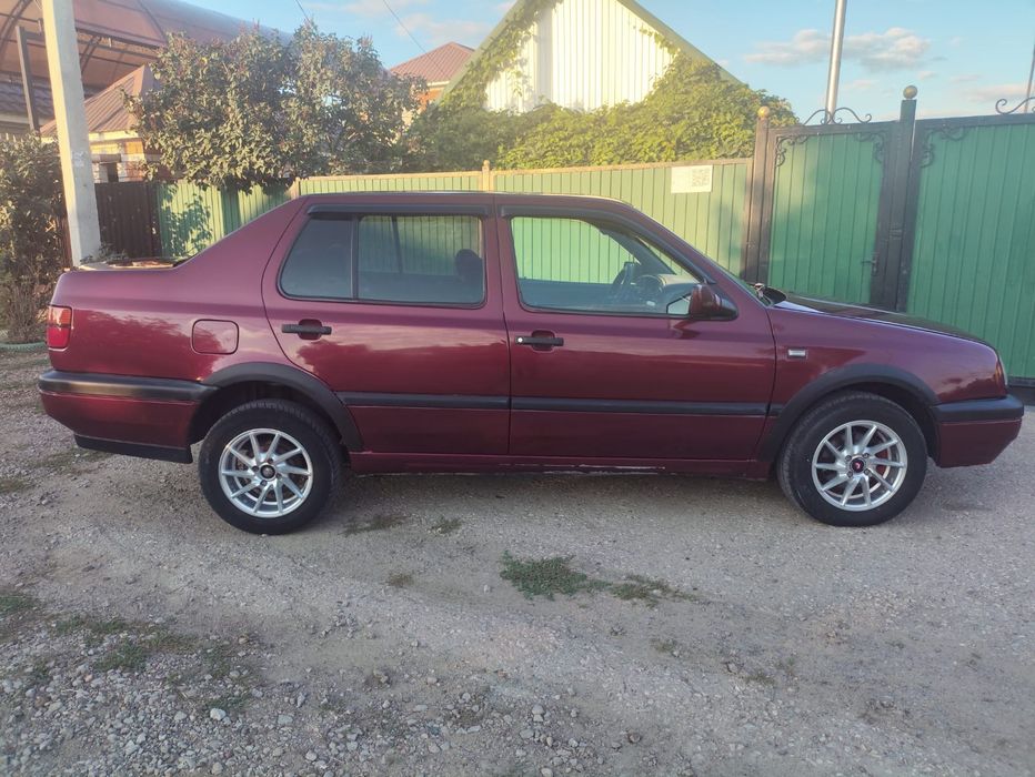 Продам авто Volkswagen Vento