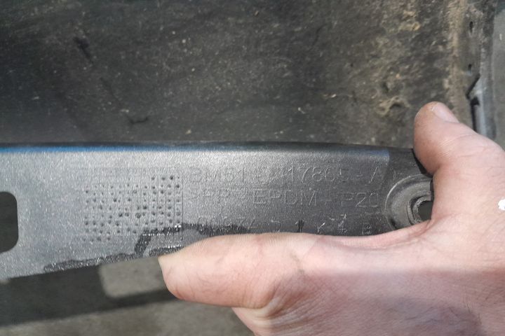 FLAPS BARA SPATE STANGA 1719411 1719411 Ford Focus a 3-a generatie (f