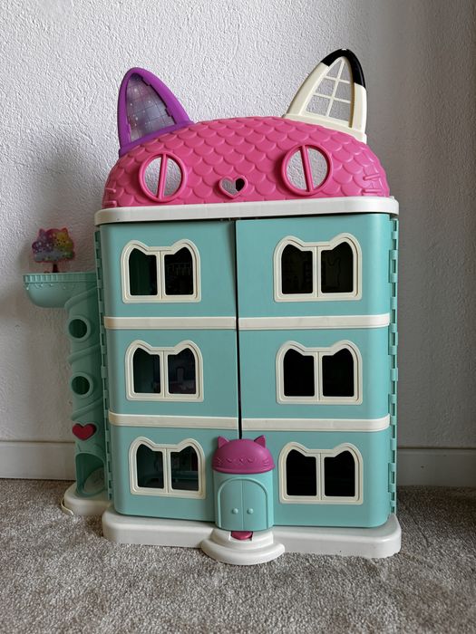 Casa de papusi a lui Gabbie cat