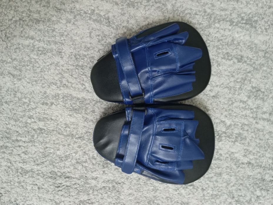 Продам боксёрские лапы Everlast
