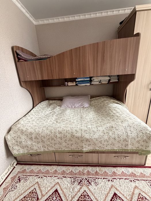 детская  двухъярусную кровать со шкафом