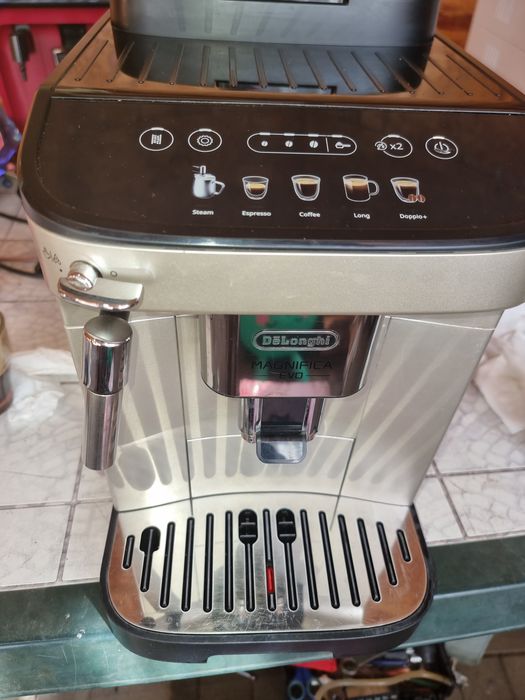 Vand Delonghi Magnifica evo