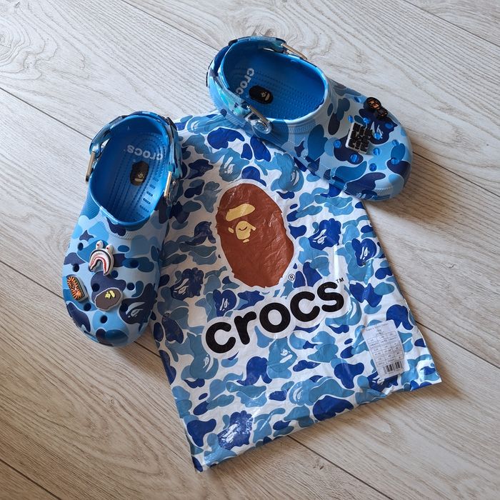 Papuci Crocs x Bape