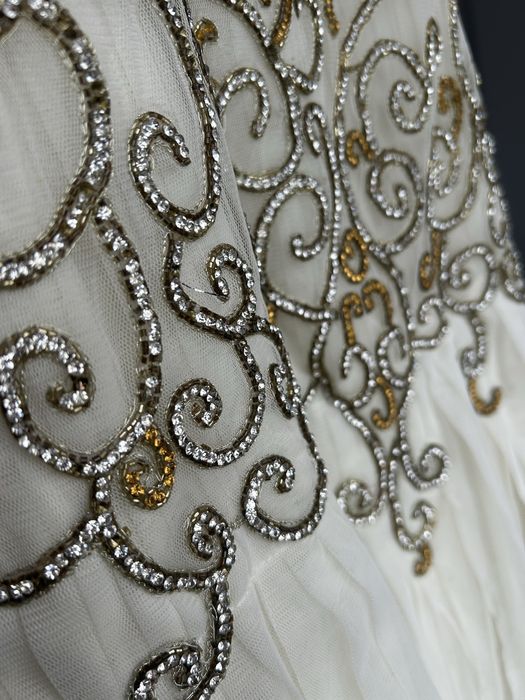 Нарядное красивое платье