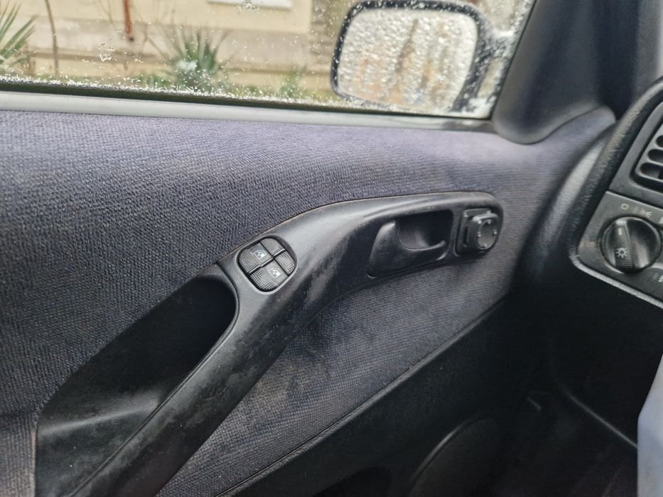 VW Passat B3 1995 1.8 (газ/бензин) 90к.с.