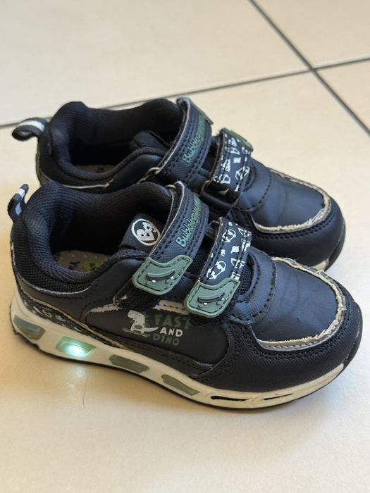 Детские кроссовки 24 размер