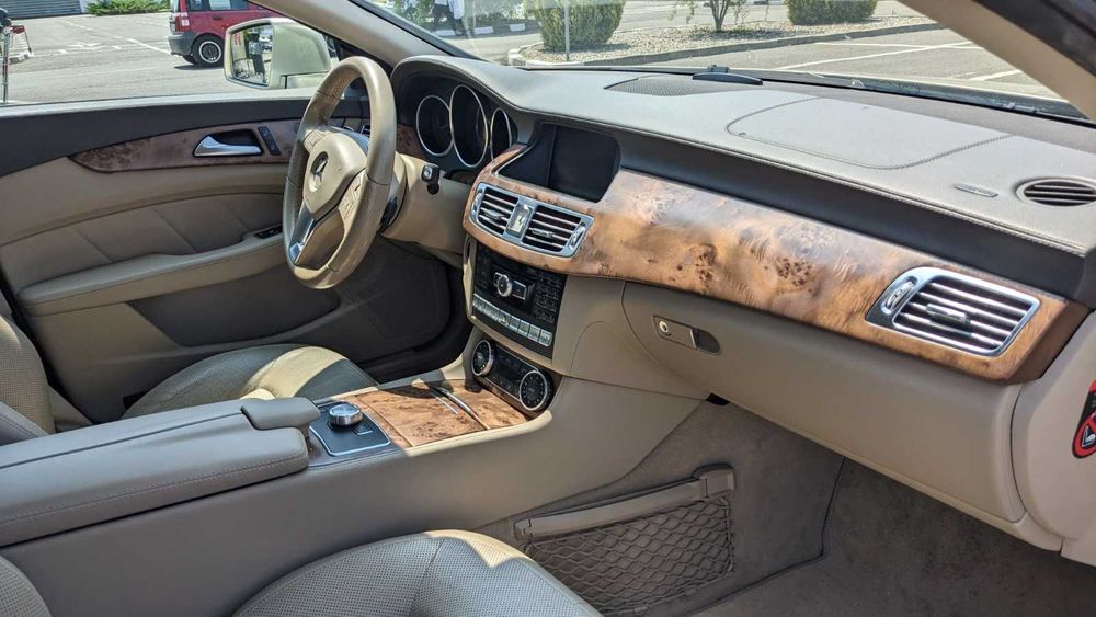 MERCEDES-BENZ CLS 2012 — imagine 4