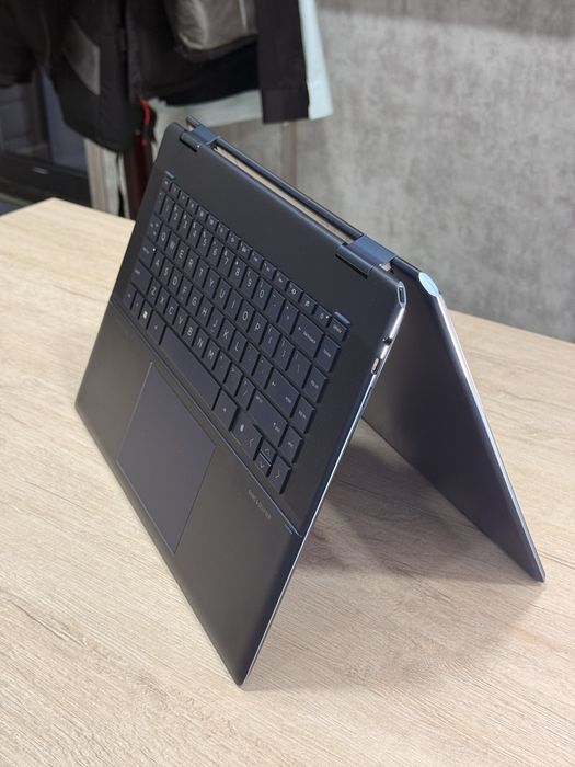 HP SPECTER X360 2-in-1 Laptop