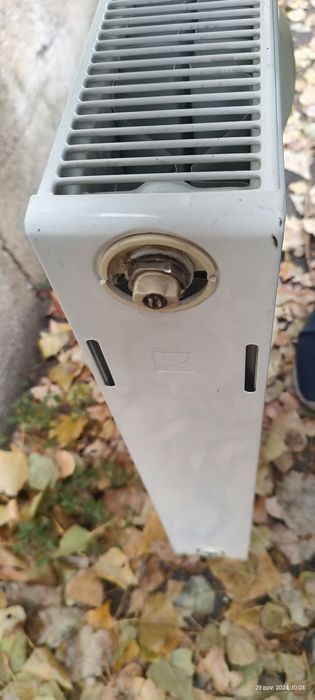 Vând calorifer din oțel