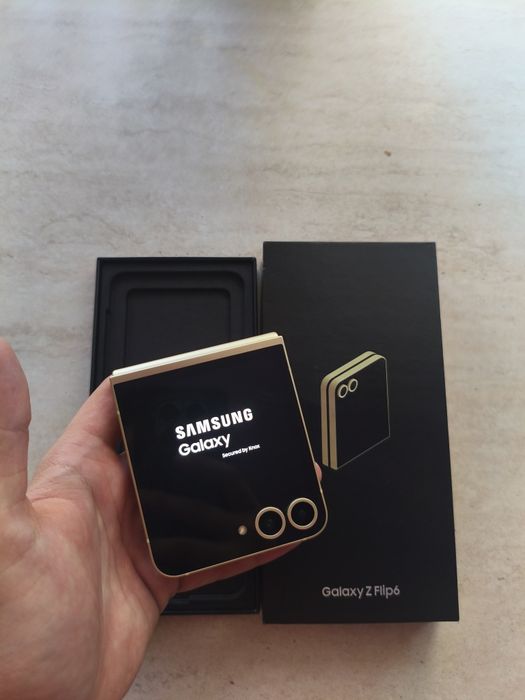 Samsung Z flip 6/256 gb